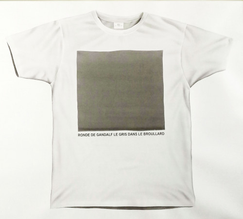  - T-shirt (cuadrado gris)